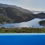 Albatross Vila Sivota