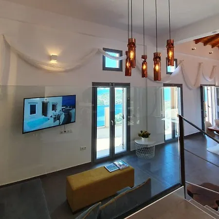 Willa Albatross Sivota